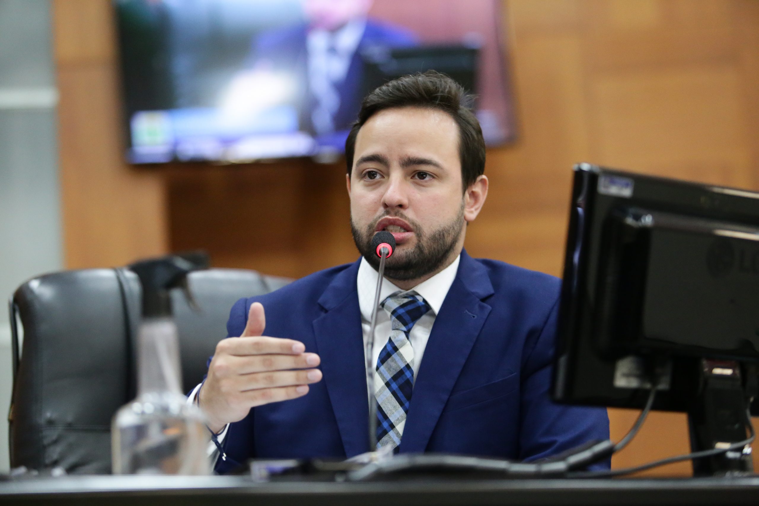 “Mauro quase transformou o povo em mendigo e agora quer dar esmola” diz Ulysses Moraes