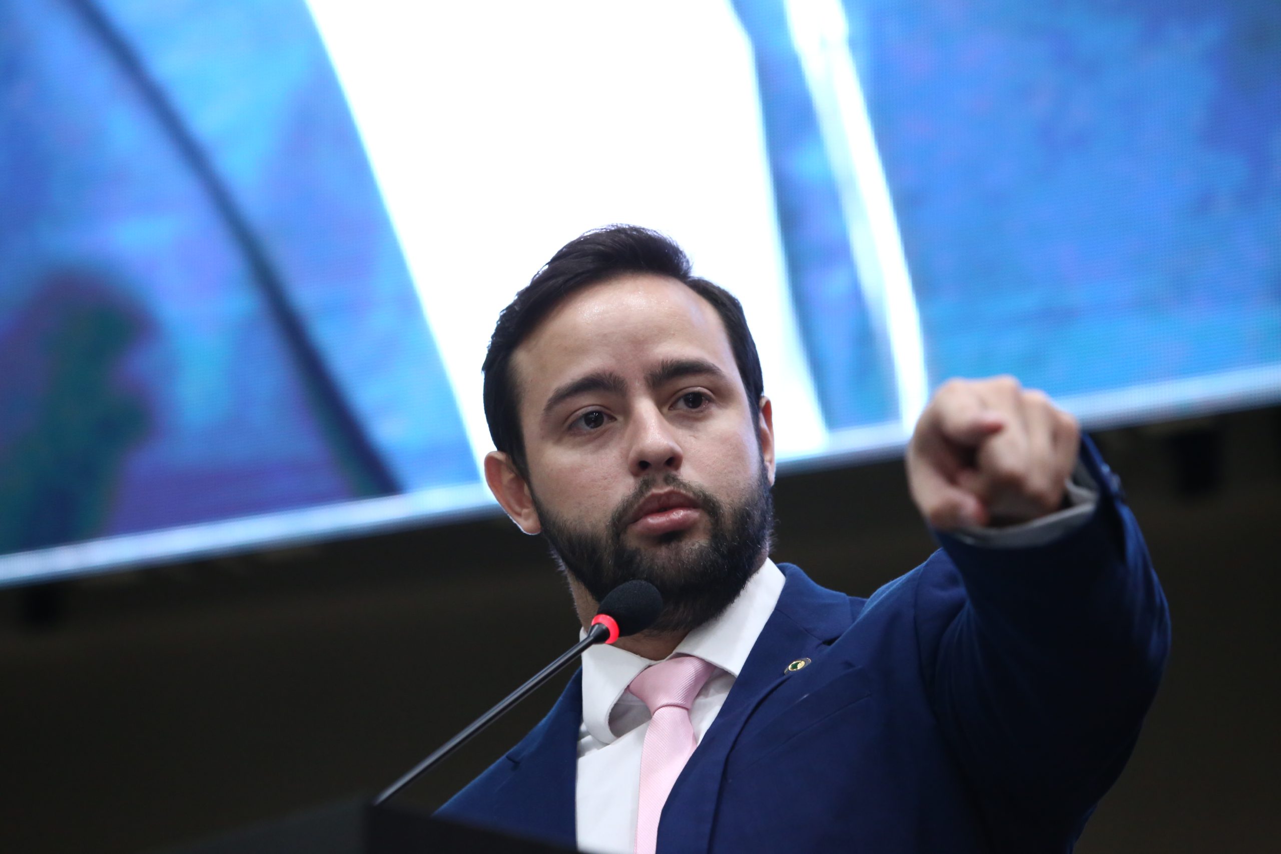 Mauro Mendes veta PL de Ulysses Moraes que solucionaria o problema da falta de recursos materiais e humanos para manutenção de espaços públicos estaduais