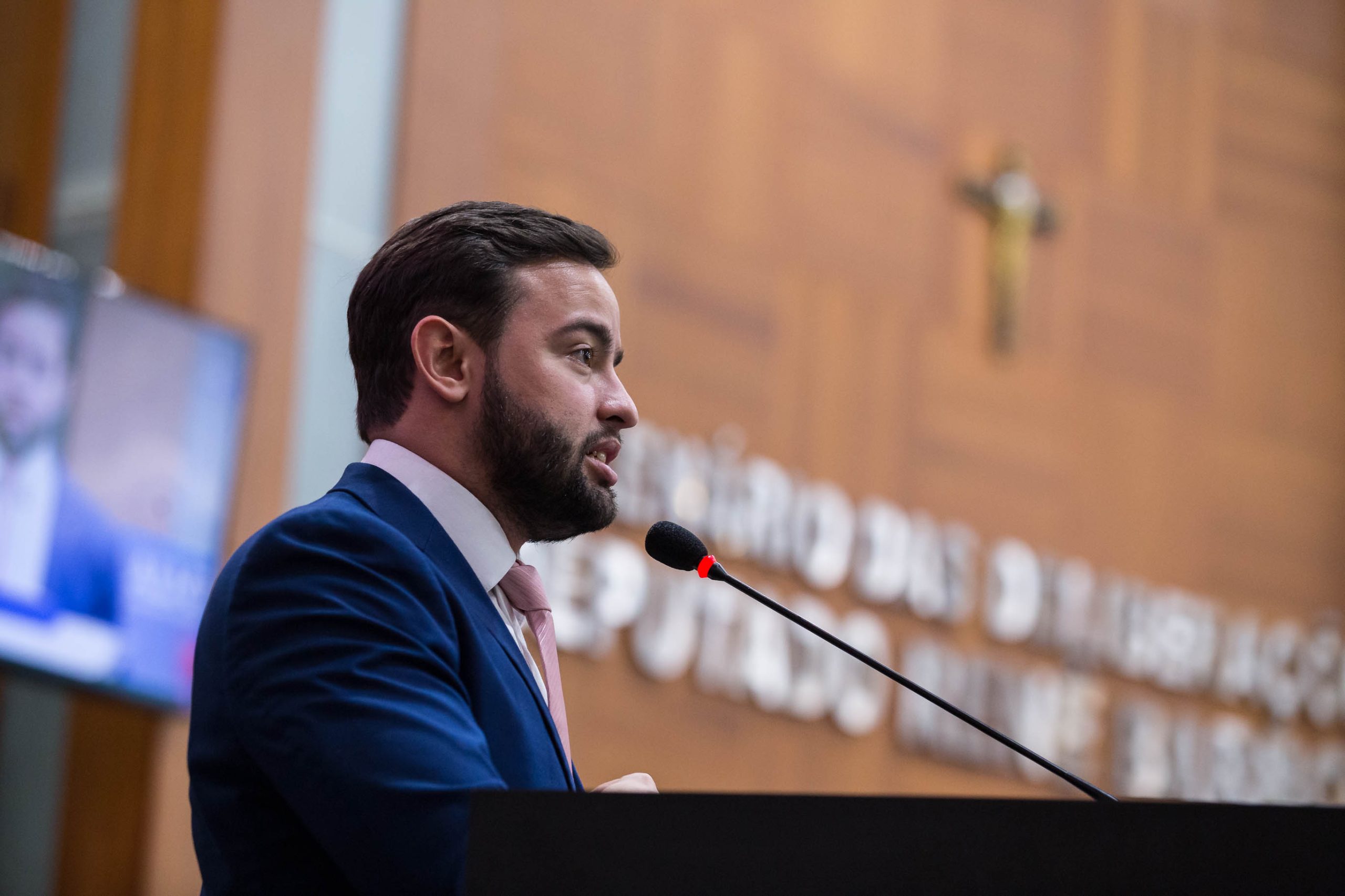 Ulysses Moraes apresenta indicação à Rondonópolis pedindo a contratação de veterinários para atender na Unidade de Vigilância em Zoonoses do município