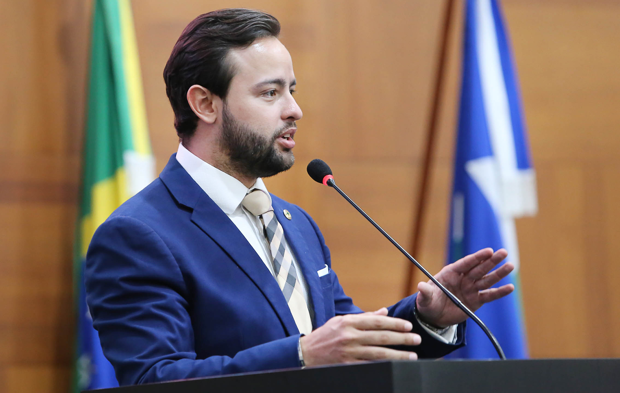 Ulysses Moraes indica reforma de escola estadual no município de Alto Araguaia